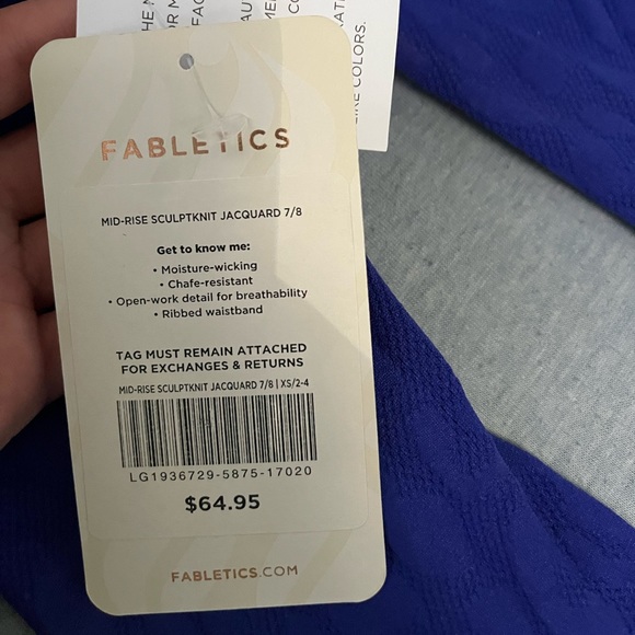 2 pairs of fabletics leggings - Picture 2 of 7